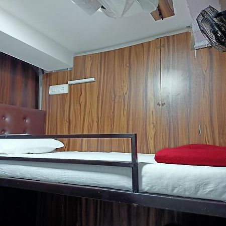 Hotel Golden View Dormitory à Bombay Extérieur photo