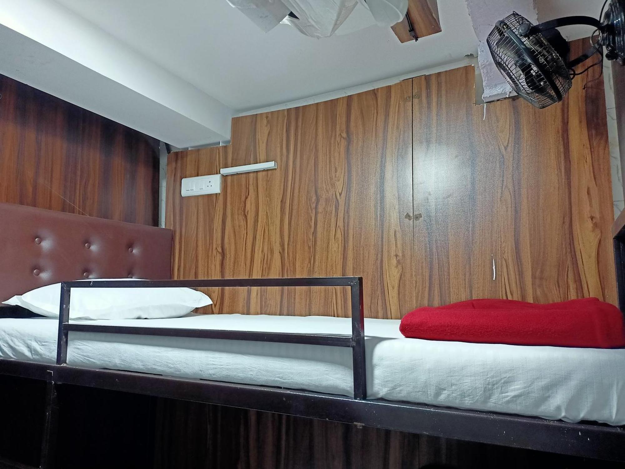 Hotel Golden View Dormitory à Bombay Extérieur photo