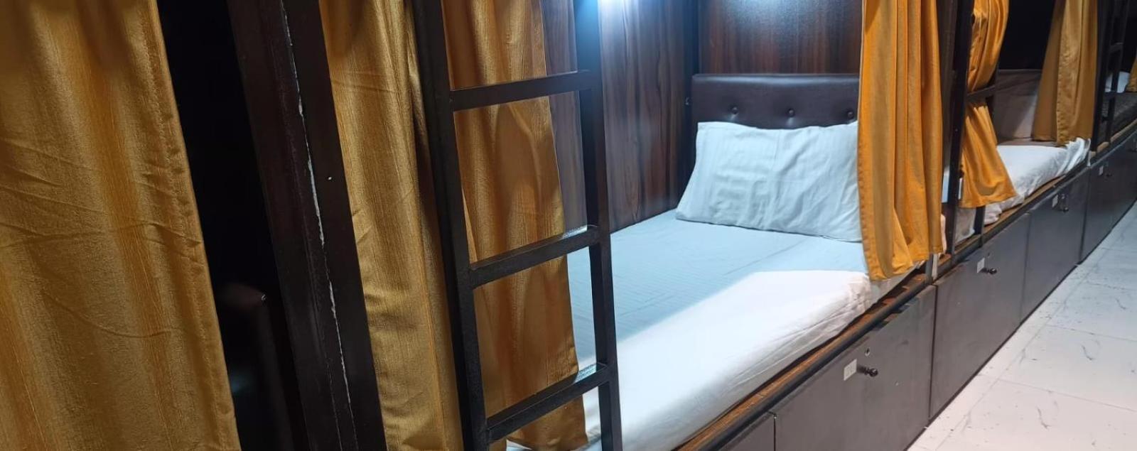 Hotel Golden View Dormitory à Bombay Extérieur photo