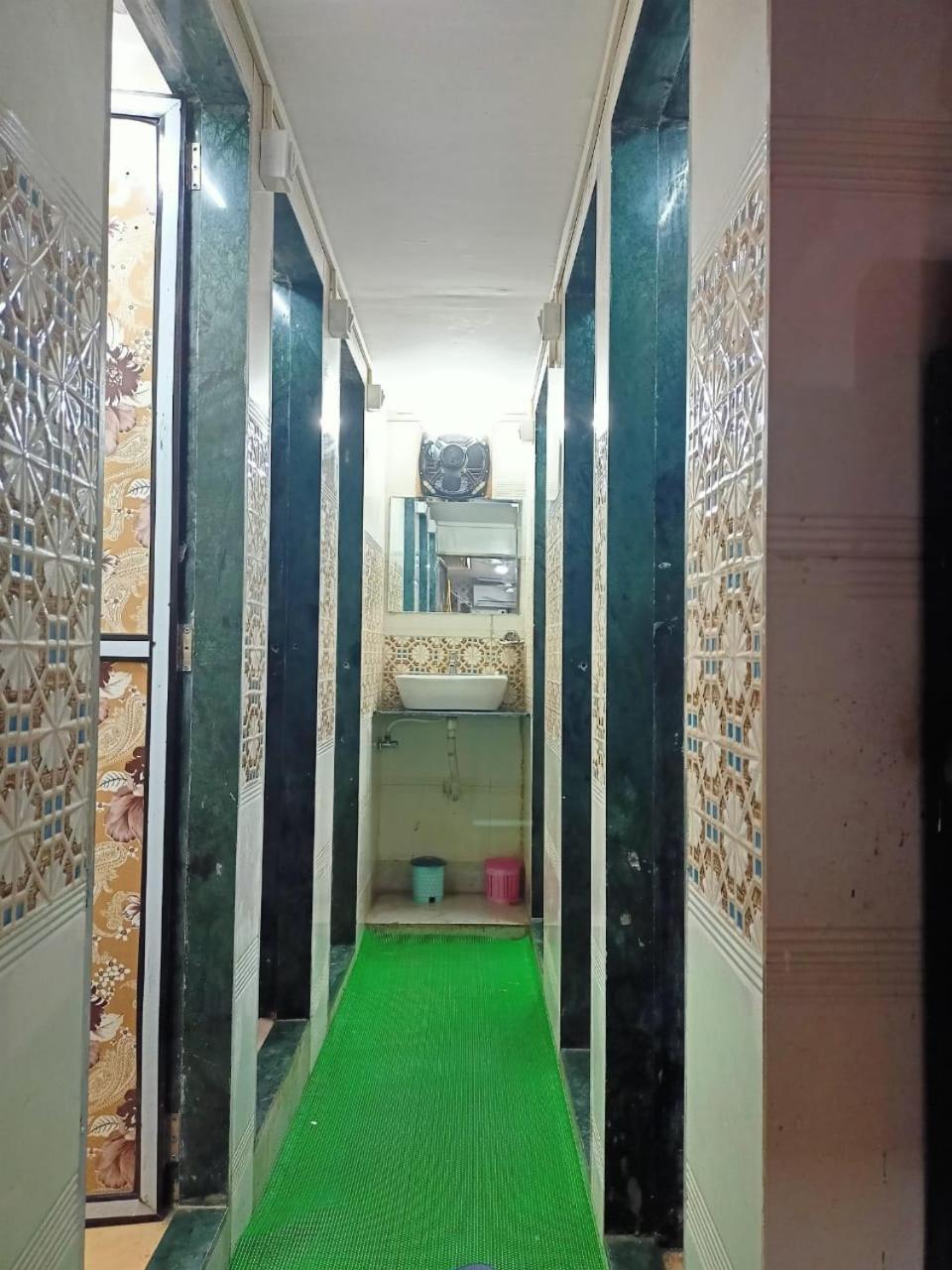 Hotel Golden View Dormitory à Bombay Extérieur photo