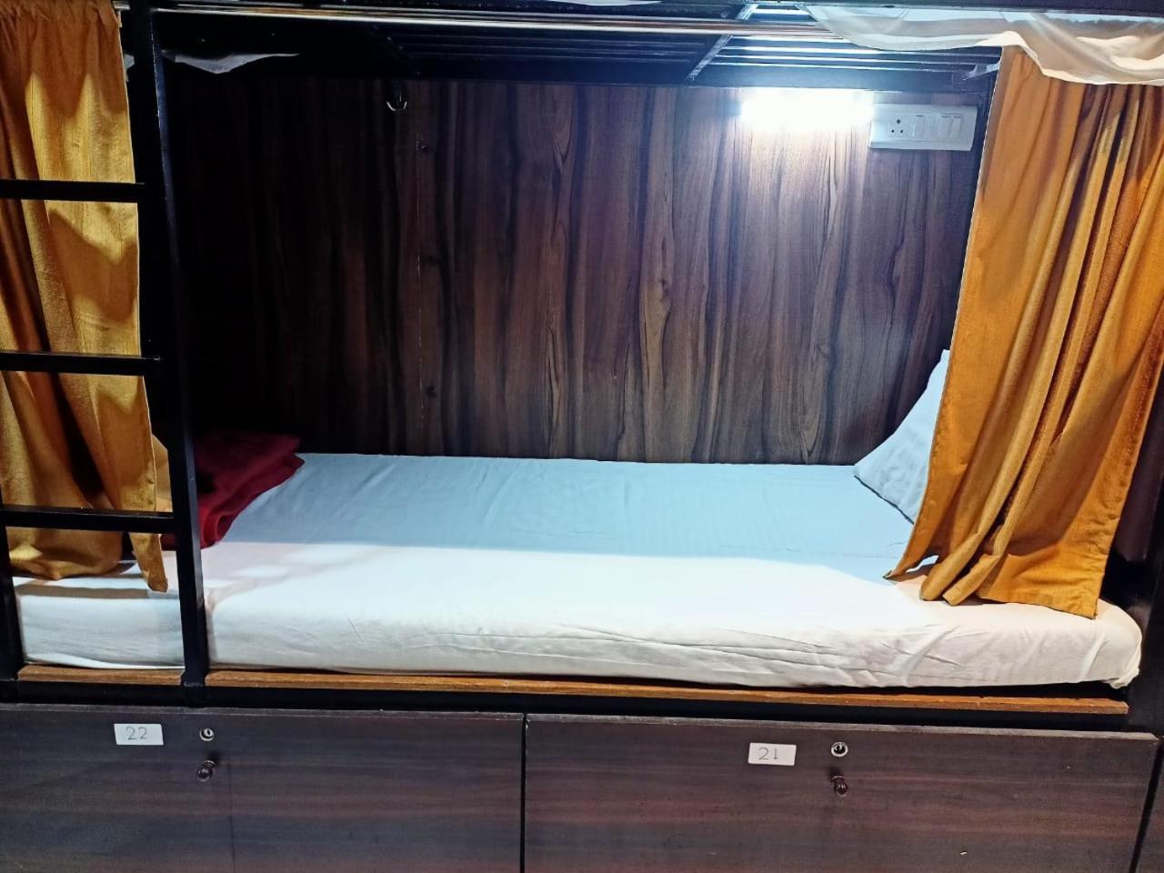 Hotel Golden View Dormitory à Bombay Extérieur photo
